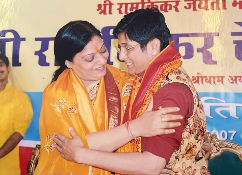 With Dr. Kiran Bedi at the Shri Ramkinkar Jayanti, Shridham Ayodhya (2007)